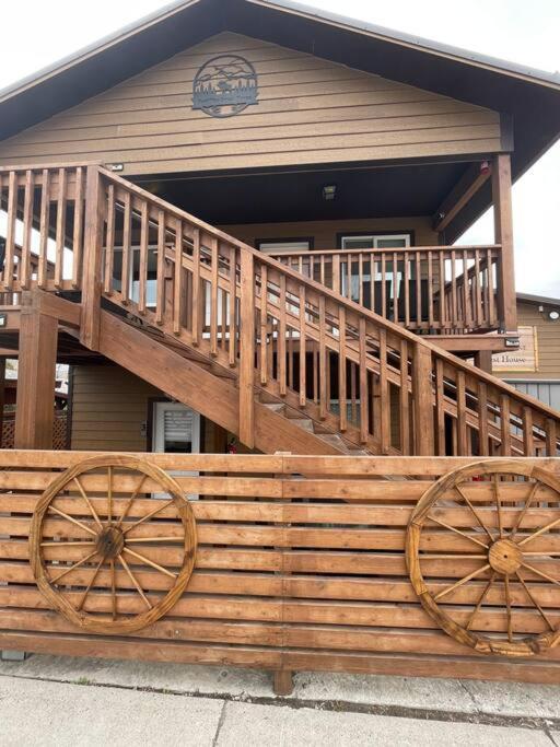 Parkway Yellowstone Guest House #7 Gardiner Exterior photo